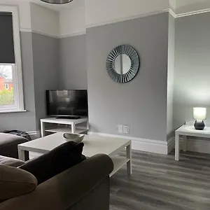 Entire Spacious 4 Bedroom In Apartment