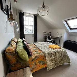 Seaside - 2br, Upto 6ppl, 3 Min Walk, Dogs Ok, Wifi, Park 2 Cars Apartment
