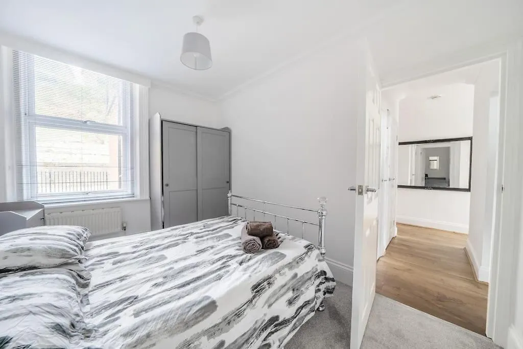 Bournecoast - Upper Ground Floor Flat With Sea Views - Fm3441 Apartment Bournemouth United Kingdom