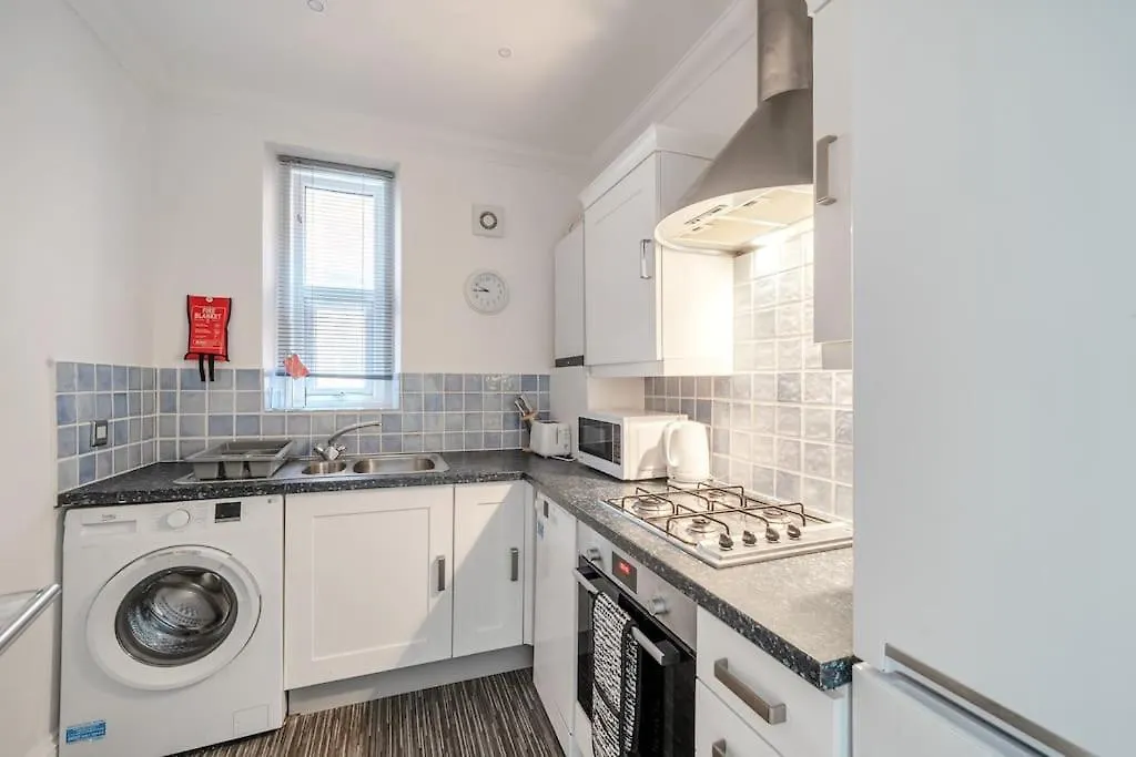 Bournecoast - Upper Ground Floor Flat With Sea Views - Fm3441 Apartment Bournemouth