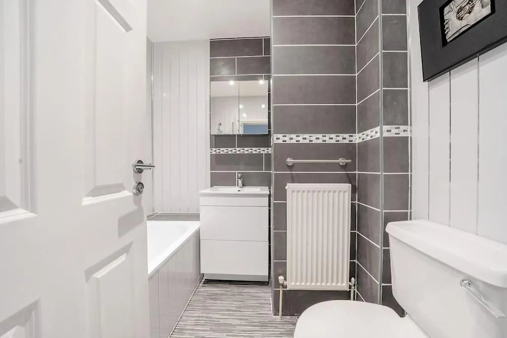 Bournecoast - Upper Ground Floor Flat With Sea Views - Fm3441 Apartment Bournemouth